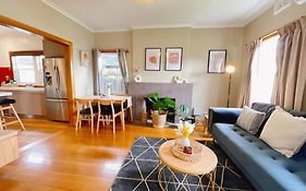 Stunning Hobart 3-Bed Home- Close To Shopping Centers